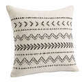 Cojín decorativo 45 x 45 cm de tejido beige con bordado negro estilo geométrico