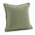 Cojín decorativo cuadrado 45 x 45 cm de tejido verde salvia con flecos